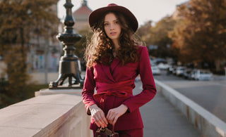 Colori di tendenza per il 2024: come abbinare il burgundy e altre tonalità eleganti