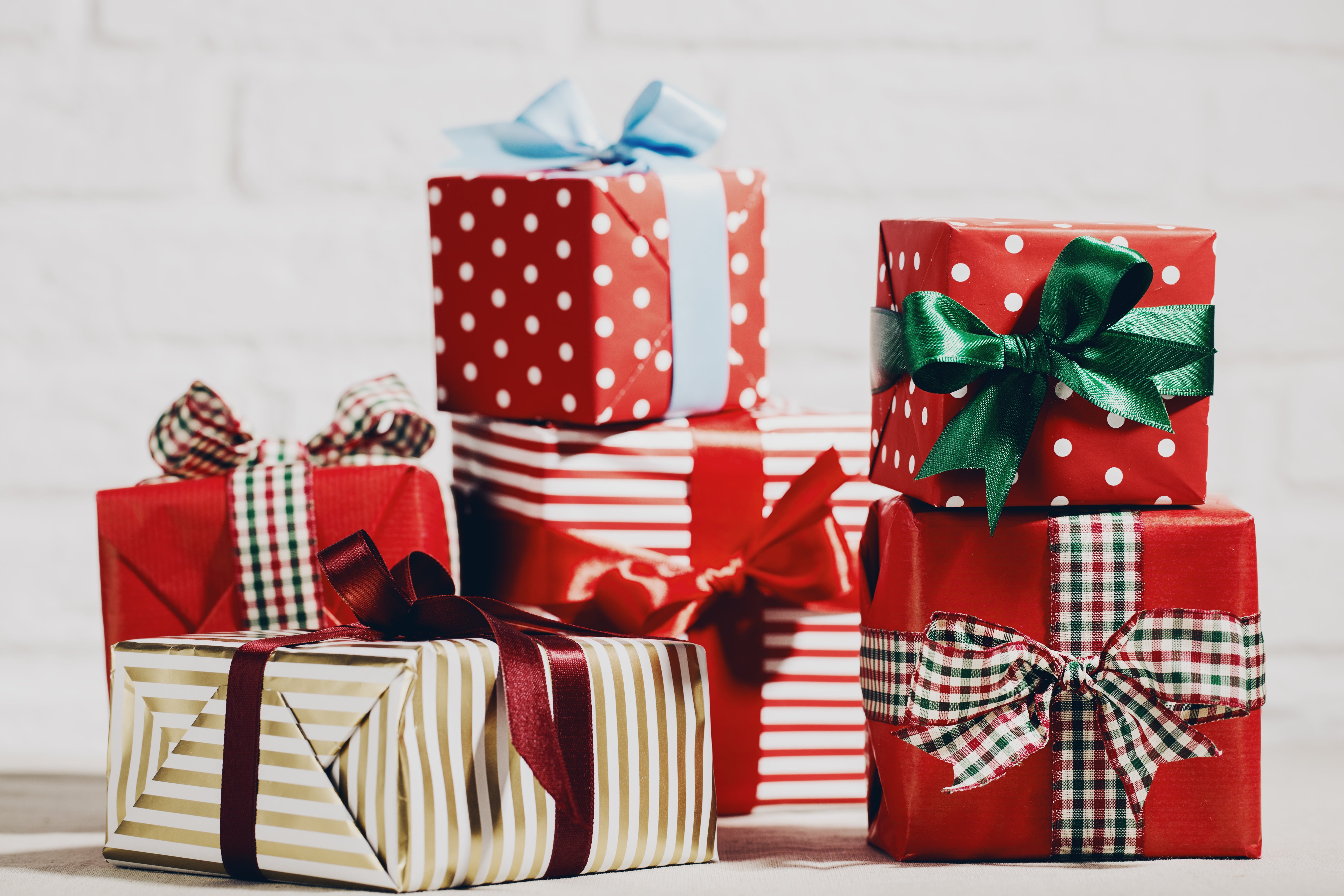 Idee regalo di Natale: sorprendi i tuoi cari con stile e originalità